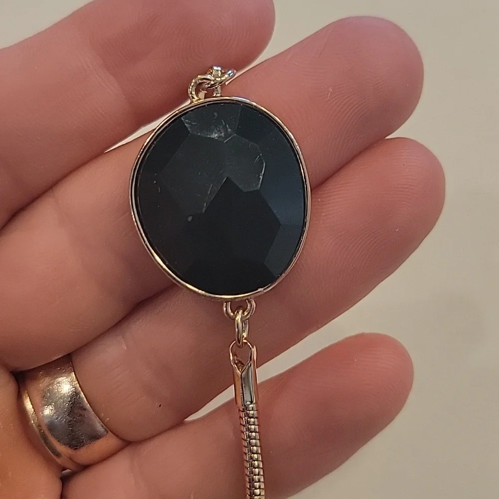 Perfect Condition Elegant Gold and Black Stone Bracelet